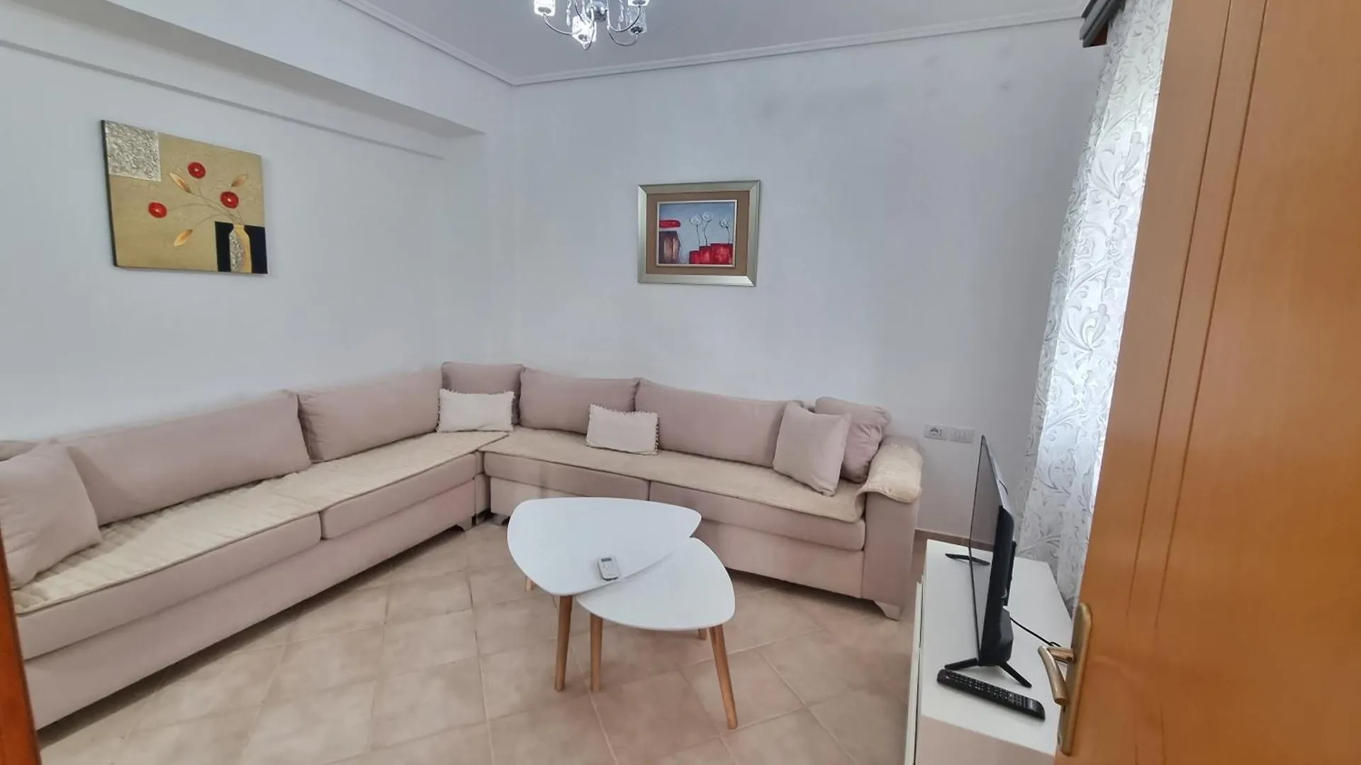 Ares Apartaments Sarande Apartment